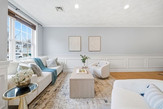 215 Harvard St 13, Medford, MA 02155