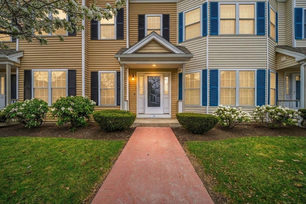 215 Harvard St 13, Medford, MA 02155