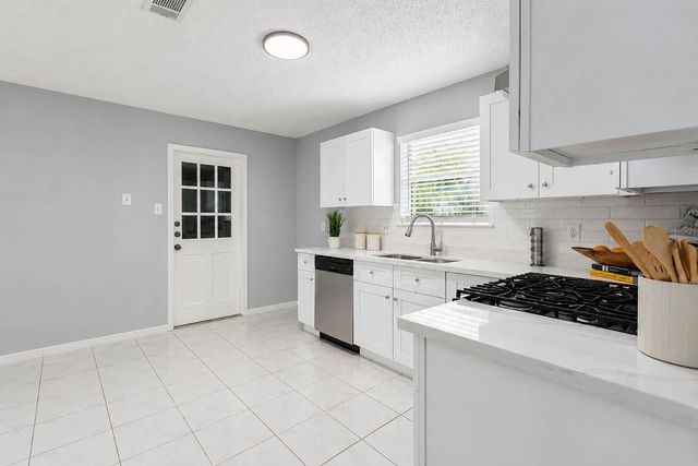 14119 Clear Forest Drive, Sugar Land, TX 77498
