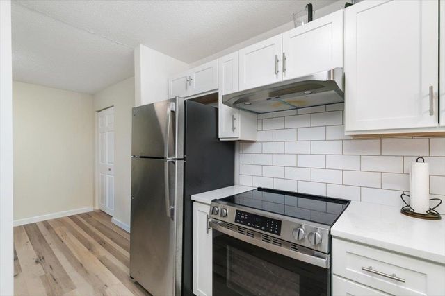 440 North Ave Apt 41, Haverhill, MA 01830