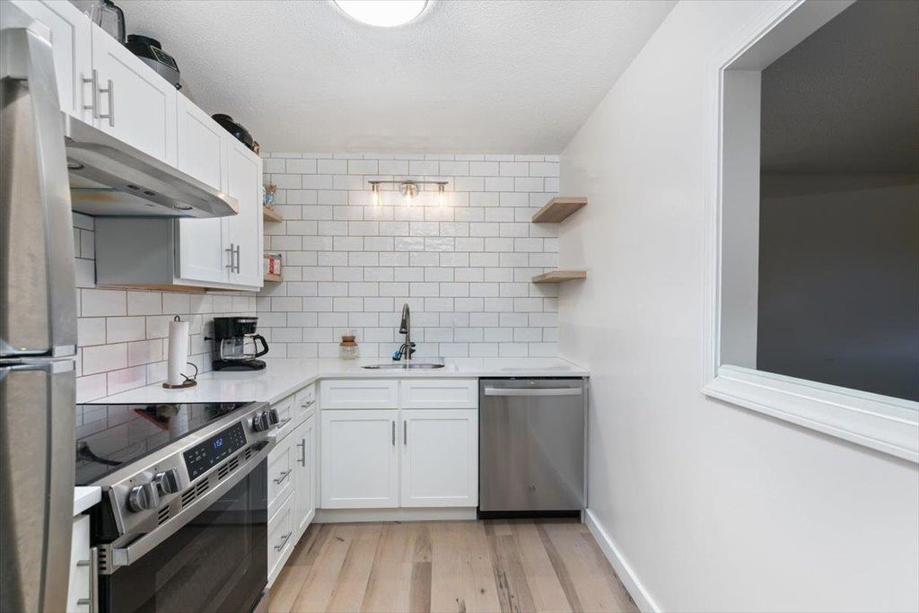 440 North Ave Apt 41, Haverhill, MA 01830