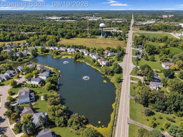 10065 Edgewater Trail, Grand Blanc Charter Township, MI 48442