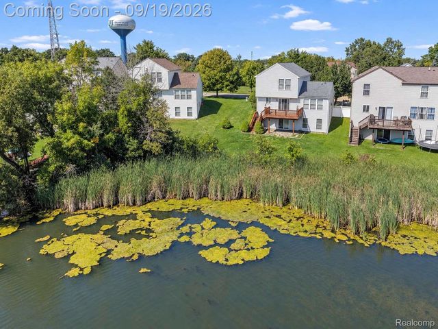10065 Edgewater Trail, Grand Blanc Charter Township, MI 48442