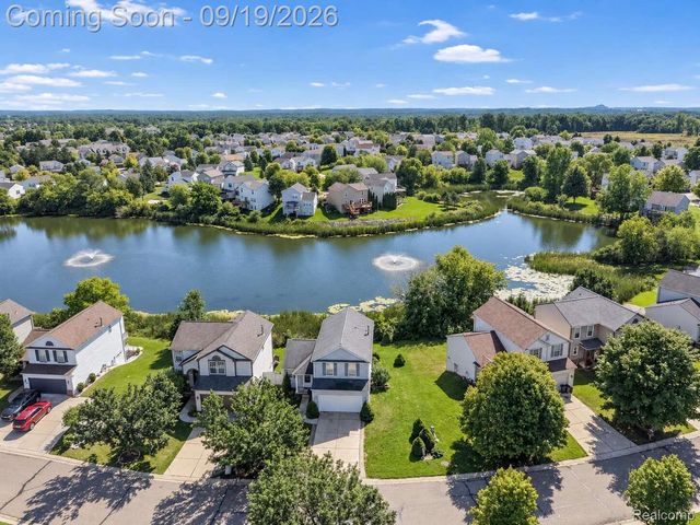 10065 Edgewater Trail, Grand Blanc Charter Township, MI 48442