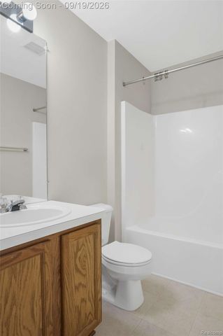 10065 Edgewater Trail, Grand Blanc Charter Township, MI 48442