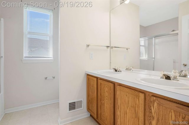 10065 Edgewater Trail, Grand Blanc Charter Township, MI 48442