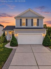 10065 Edgewater Trail, Grand Blanc Charter Township, MI 48442