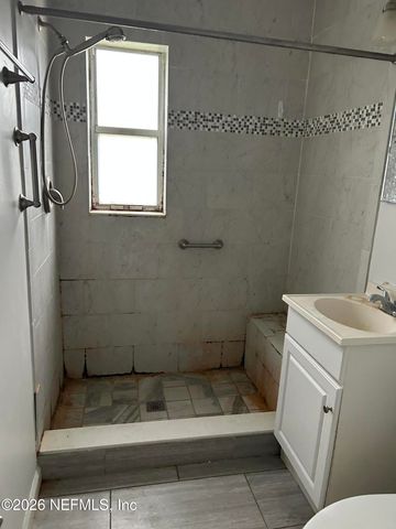 2916 BRACKRIDGE Boulevard E, Jacksonville, FL 32216