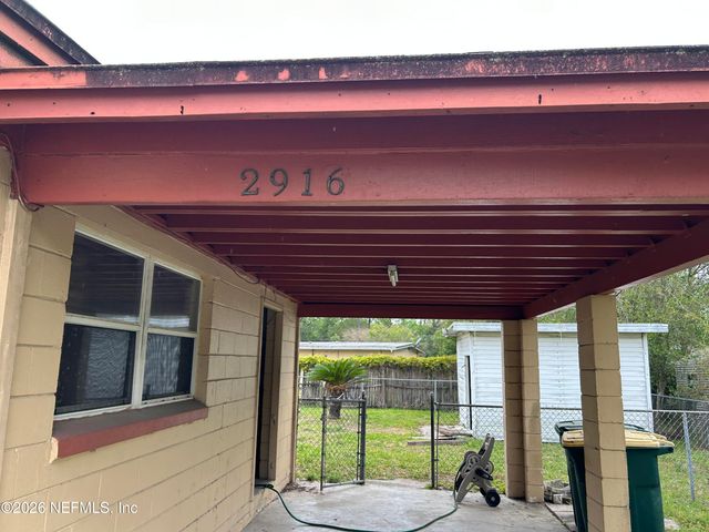 2916 BRACKRIDGE Boulevard E, Jacksonville, FL 32216