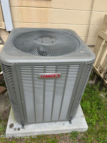 2916 BRACKRIDGE Boulevard E, Jacksonville, FL 32216