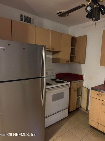 2916 BRACKRIDGE Boulevard E, Jacksonville, FL 32216