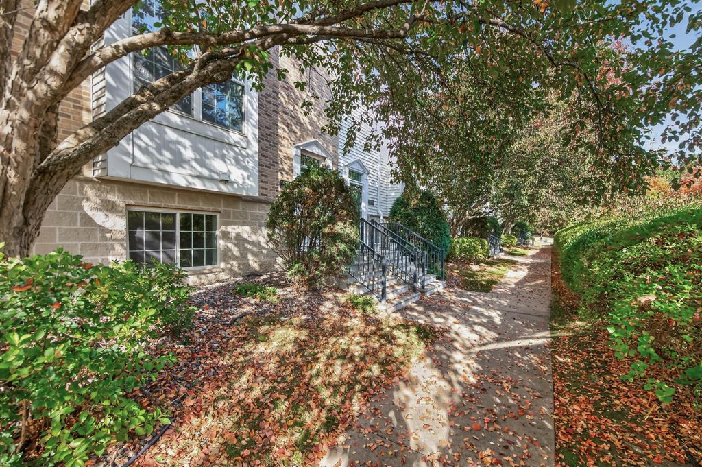 15777 Porchlight Lane, Eden Prairie, MN 55347 — photo 2