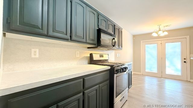 3233 S 217th East Avenue, Broken Arrow, OK 74014