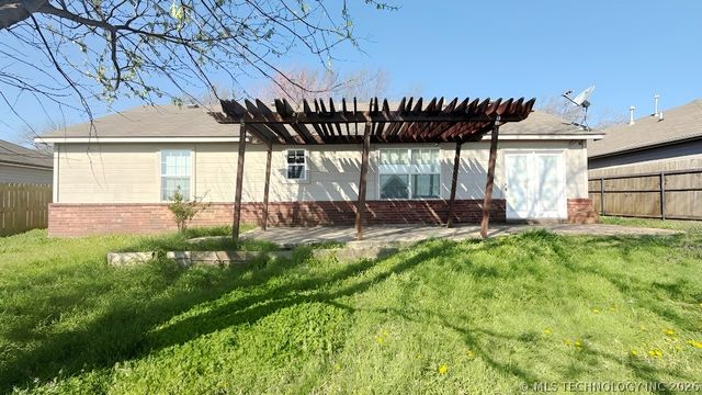 3233 S 217th East Avenue, Broken Arrow, OK 74014