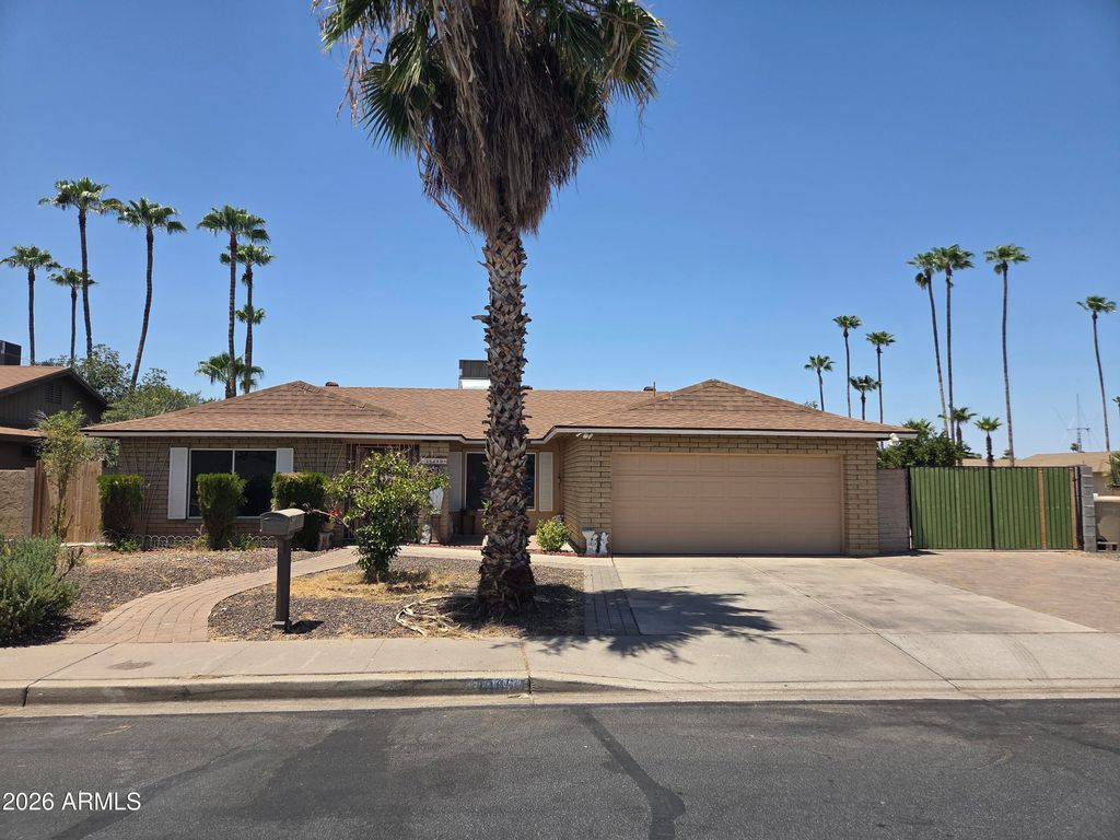 10650 N 49TH Avenue, Glendale, AZ 85304 — exterior