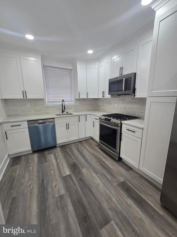 962 CARVER ST, Philadelphia, PA 19124