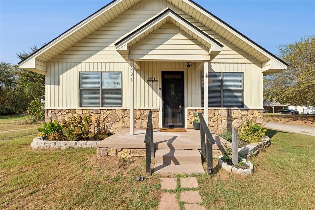 601 S Canadian Avenue, Purcell, OK 73080