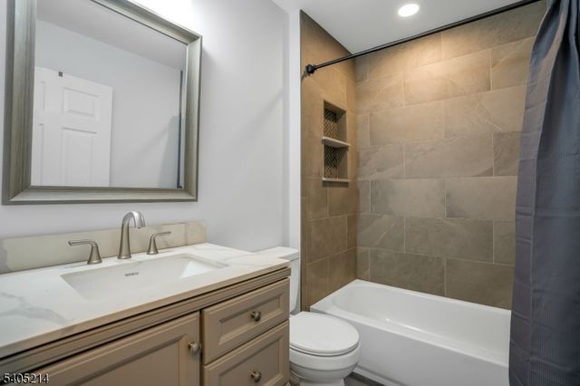 604 Knollwood Ct, Denville Twp., NJ 07834