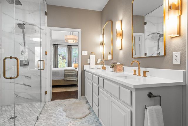 8231 Victoria Lane, Lantana, TX 76226