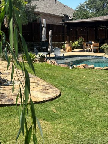 8231 Victoria Lane, Lantana, TX 76226