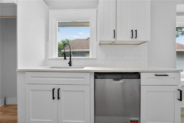 1815 S overton Avenue, Independence, MO 64052