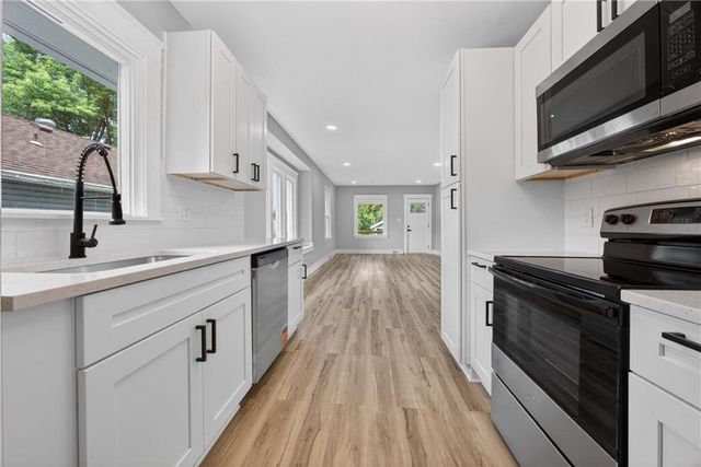 1815 S overton Avenue, Independence, MO 64052