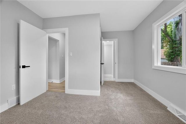 1815 S overton Avenue, Independence, MO 64052