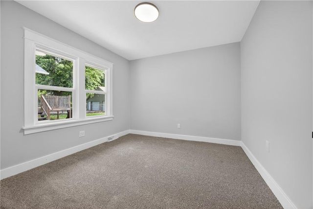 1815 S overton Avenue, Independence, MO 64052