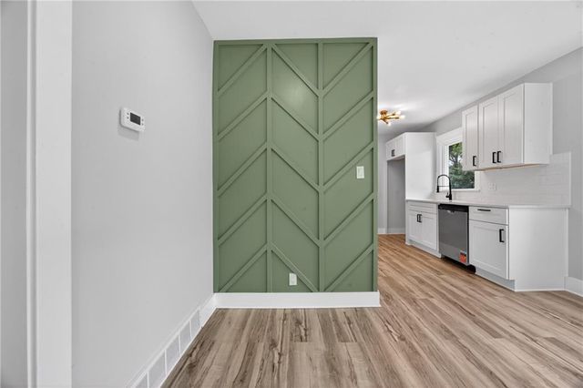 1815 S overton Avenue, Independence, MO 64052