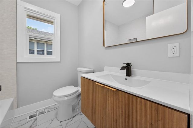 1815 S overton Avenue, Independence, MO 64052