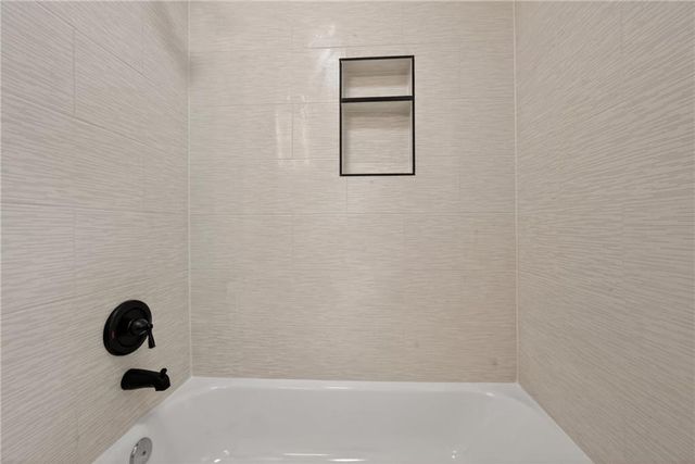 1815 S overton Avenue, Independence, MO 64052