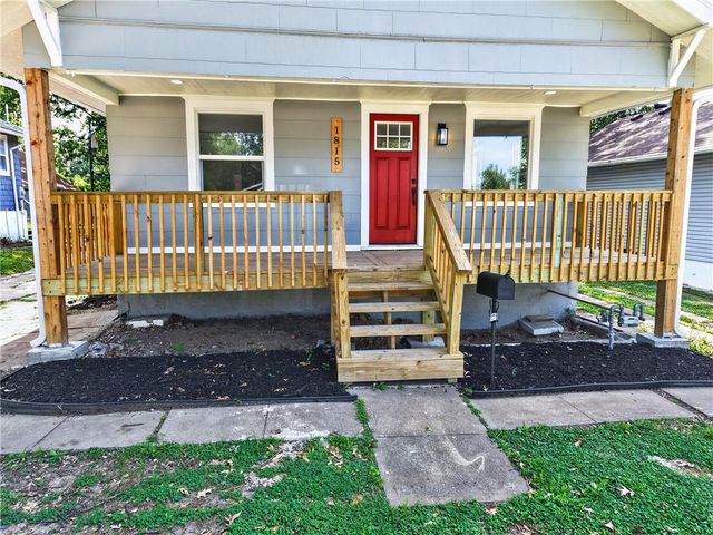 1815 S overton Avenue, Independence, MO 64052