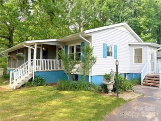 200 Frost Road, Saluda, NC 28773
