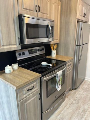 2075 Cornwall D 2075, Boca Raton, FL 33434