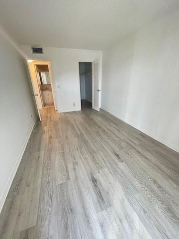 2075 Cornwall D 2075, Boca Raton, FL 33434