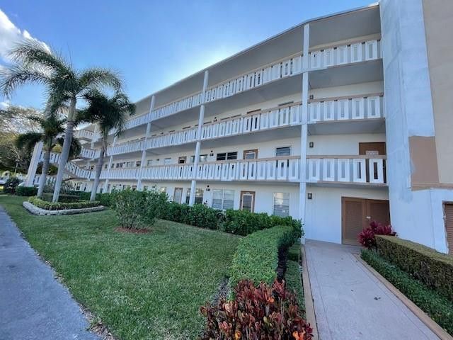 2075 Cornwall D 2075, Boca Raton, FL 33434