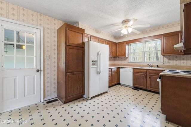 312 King Richard Court, Jacksonville, NC 28546