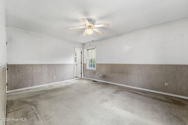 312 King Richard Court, Jacksonville, NC 28546