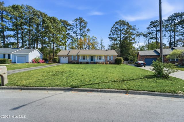 312 King Richard Court, Jacksonville, NC 28546