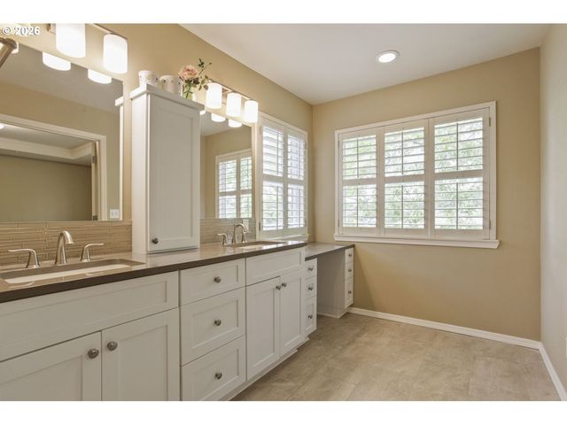 7185 Sw FALLEN LEAF St, Wilsonville, OR 97070