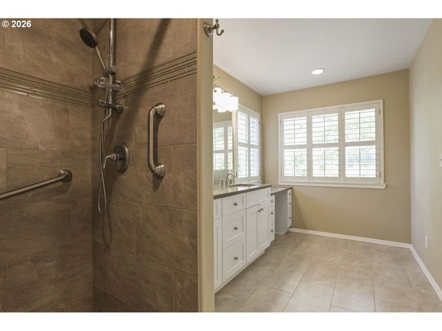 7185 Sw FALLEN LEAF St, Wilsonville, OR 97070