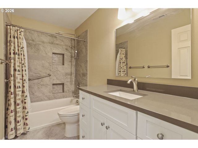 7185 Sw FALLEN LEAF St, Wilsonville, OR 97070