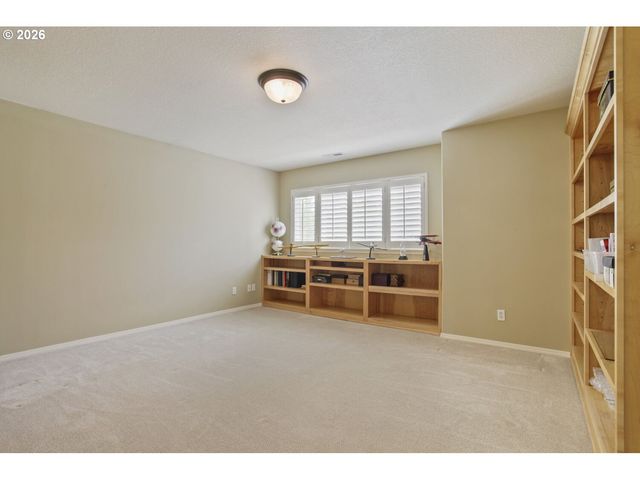 7185 Sw FALLEN LEAF St, Wilsonville, OR 97070