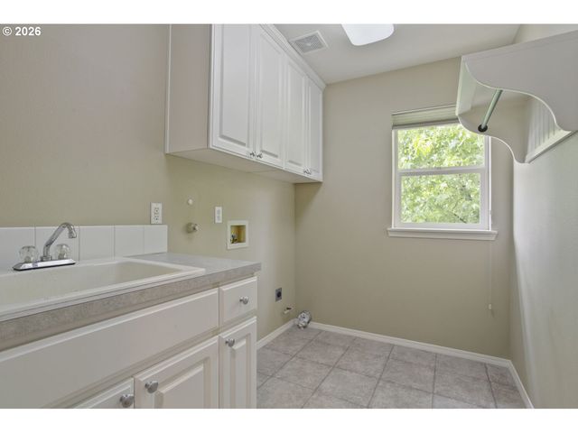 7185 Sw FALLEN LEAF St, Wilsonville, OR 97070