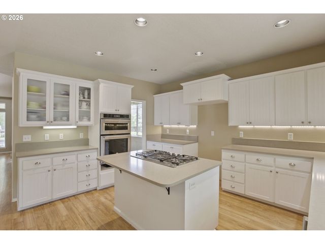 7185 Sw FALLEN LEAF St, Wilsonville, OR 97070