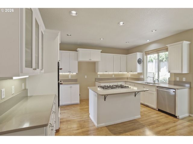 7185 Sw FALLEN LEAF St, Wilsonville, OR 97070