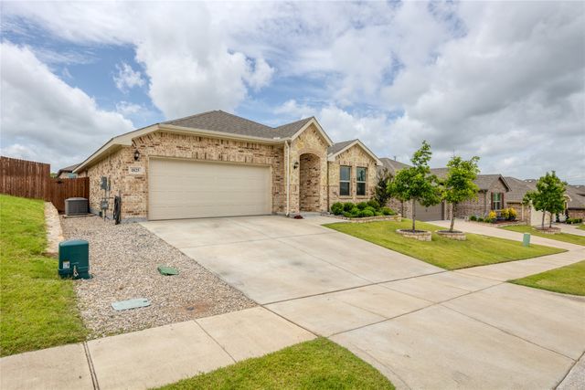 1825 Agarito Drive, Weatherford, TX 76086