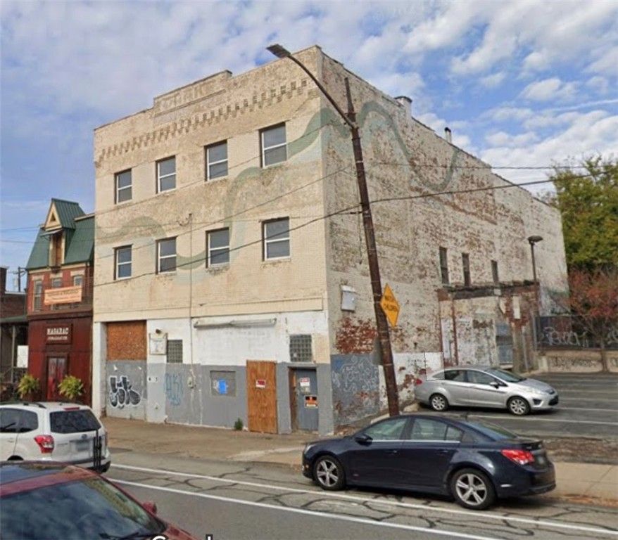 4073 Liberty Ave, Bloomfield, PA 15224