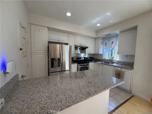 23812 Los Codona, Torrance, CA 90505