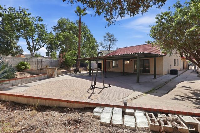 14352 Hillcrest, Fontana, CA 92337